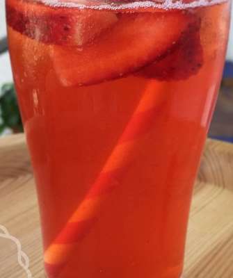 Totally Natural Strawberry Iced Tea