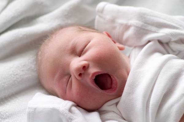 FAQs on Breastfeeding: Sleep problems in the first few months