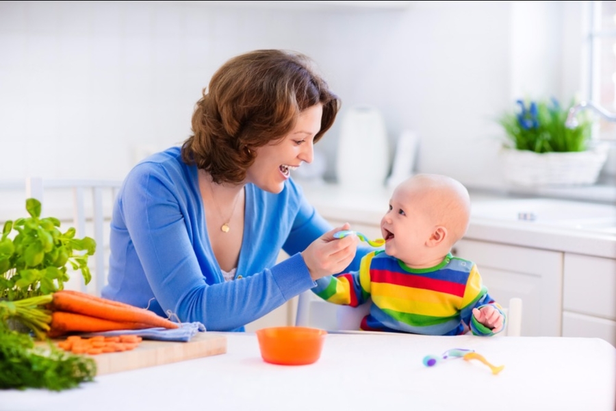 10 Tips On How To Feed Your Little One, No Matter What Their Age