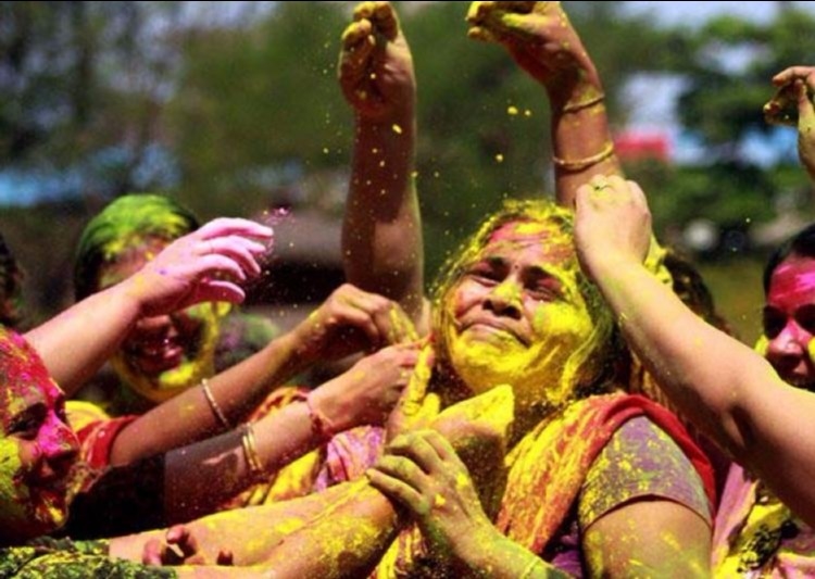 Safety tips for celebrating Holi when you are pregnant