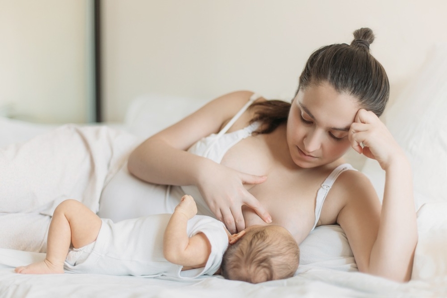 Your Guide To Latching And Breastfeeding Positions!