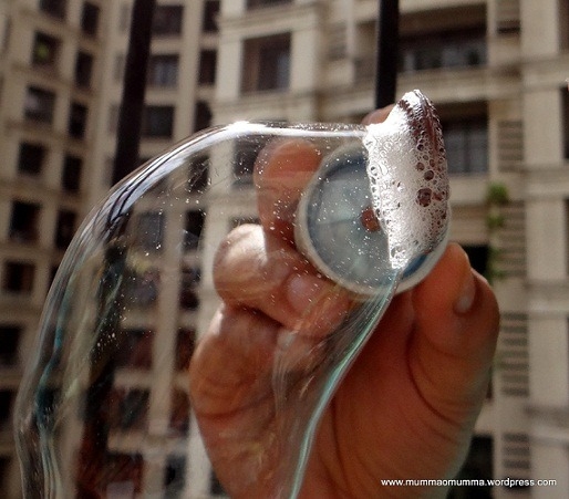 Make These Bubbles at Home And Watch Your Kid Chuckle With Glee!