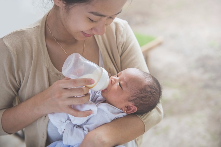 All You Need to Know About Breastmilk Substitutes