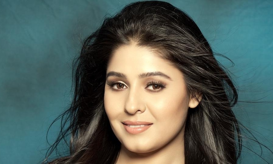 Sunidhi Chauhan Sings To Her Baby Every Minute, And He Loves It!