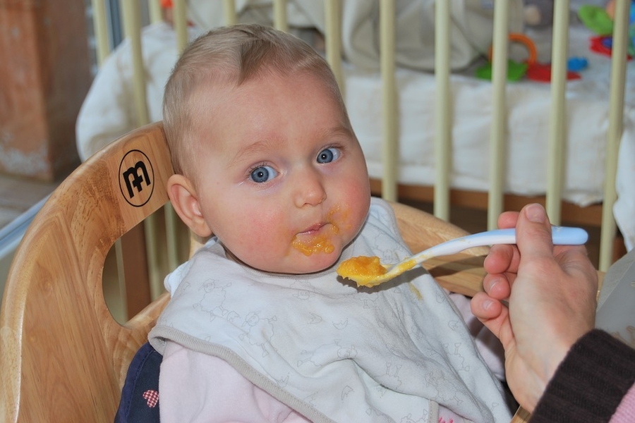 Introducing Solids To Your 6 Months Old Baby