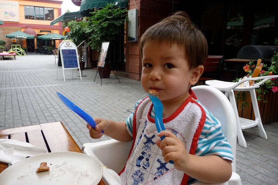 Tips For Dining Out With Toddlers