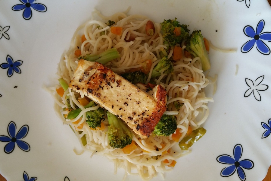 A Wholesome Meal: Vegetable Noodles With Grilled Cottage Cheese