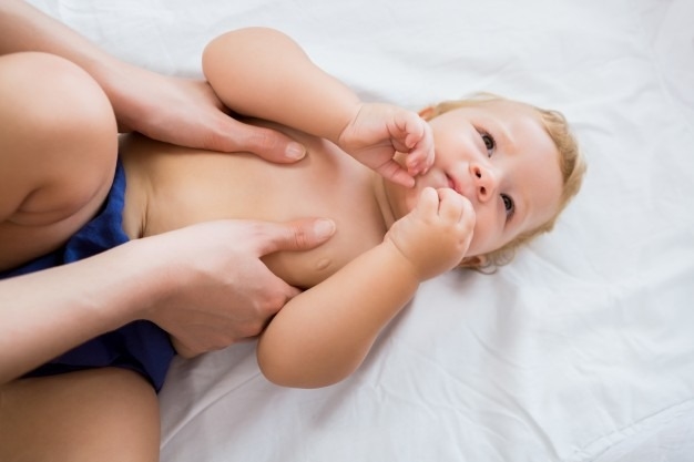 5 Massaging Tips For Comforting Your Baby