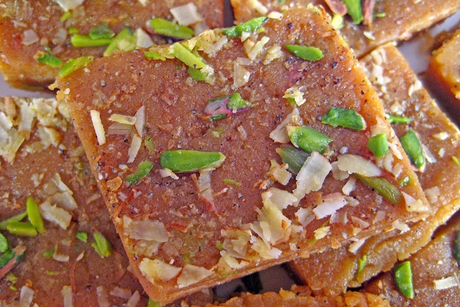 Easy Recipe Of Dates And Anjeer Barfi