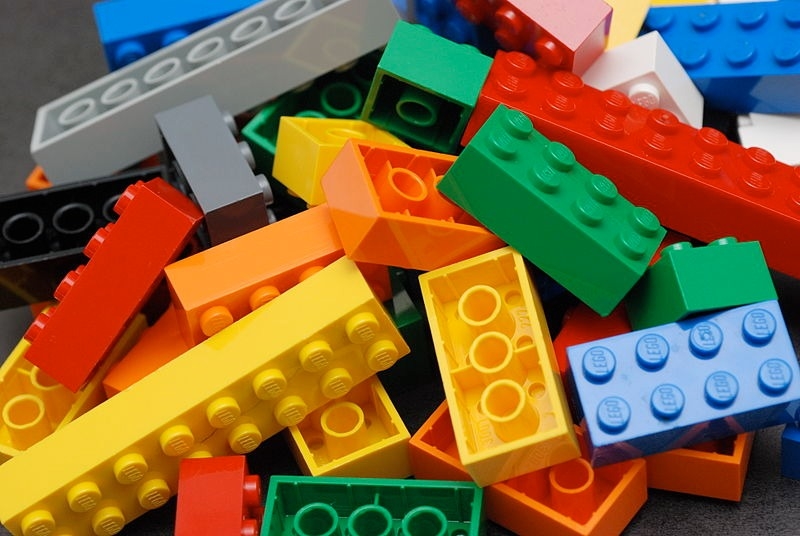 LEGO &#8211; Not Just Another TOY But The “TOY Of The CENTURY”!*
