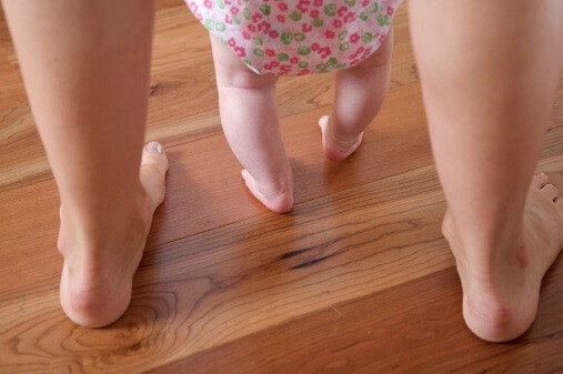 Bow Legs In Children &#8211; Signs, Causes And Treatment