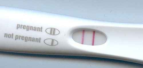घर पर गर्भावस्था जांच (प्रेग्नेंसी टेस्ट) कैसे होती है? -Pregnancy Test at Home in Hindi