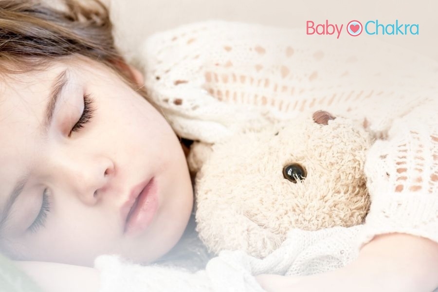 बच्चों में बिस्तर गीला करने की बीमारी क्या है? कारण व इलाज