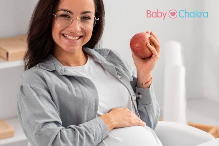 गर्भावस्था में सेब खाने के फायदे और नुकसान