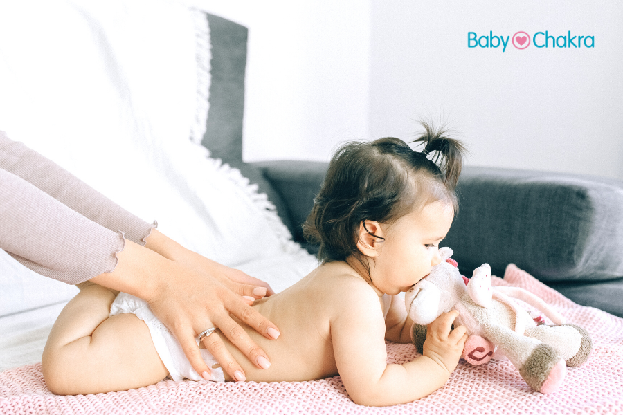 जानें शिशु की मसाज करने का सही समय और मालिश तेल में क्या होना चाहिए?
