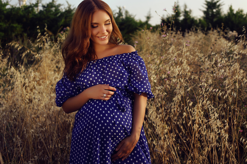 6 Best Nursing Outfits For Moms