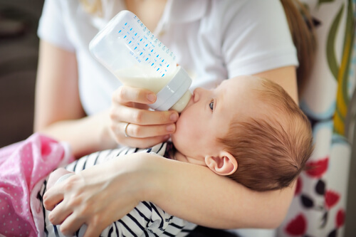 maa banne ke baad formula milk ki aapke jeevan mein sahayeta