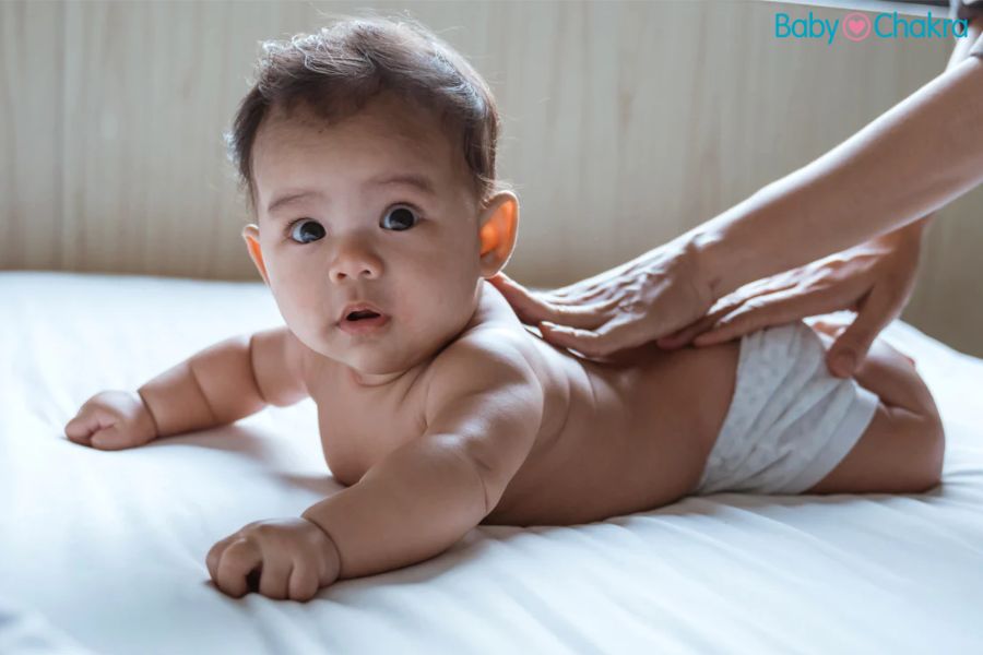 Baby Massage Tips: 11 गलतियाँ शिशु की मालिश करते हुए न करें