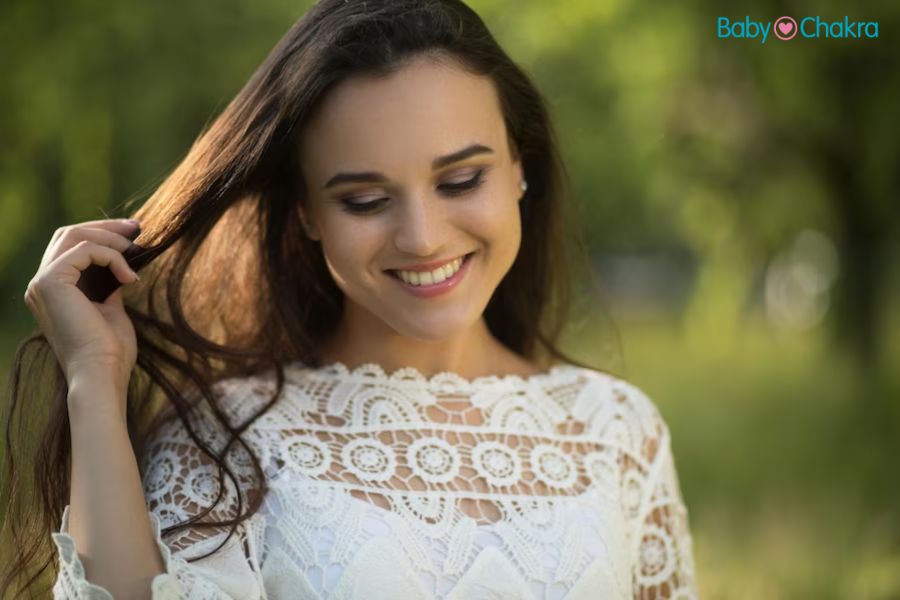 प्रेगनेंसी में मेंहदी (Henna) बालों में क्यों नहीं लगाते हैं? जानें इसके पीछे की सच्चाई।