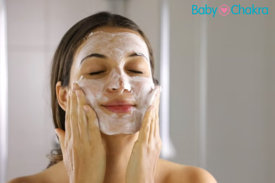 Top 5 Benefits Of Using A Face Scrub In Your Pregnancy Skincare Routine