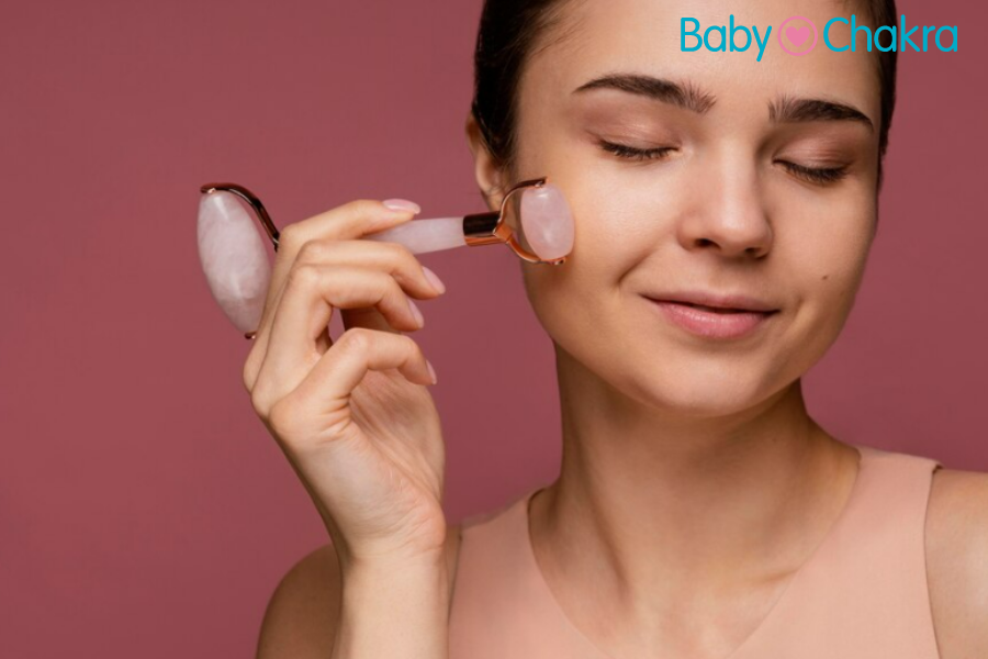 3 Facial Massage Techniques To Boost Your Pregnancy Glow